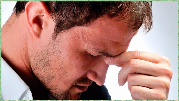 Печальный мужчина