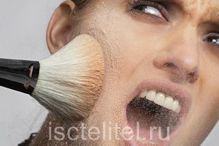 При демодексе лучше не пользоваться косметикой