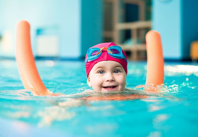 Защитите свою кожу и волосы в бассейне