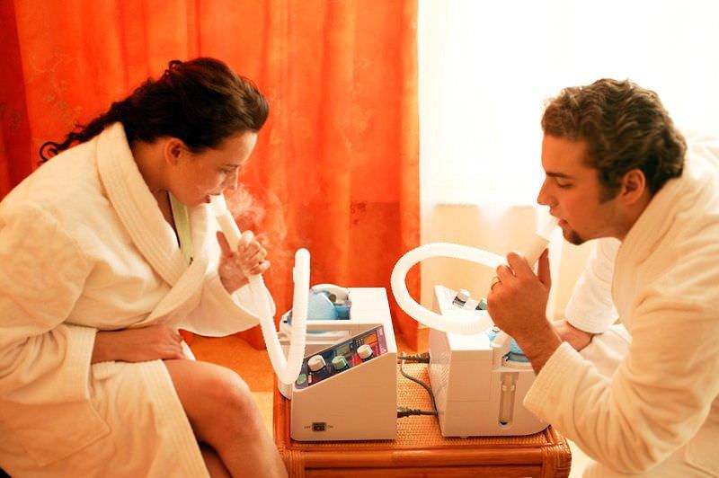 Ингаляция через небулайзер Ингаляция через небулайзер