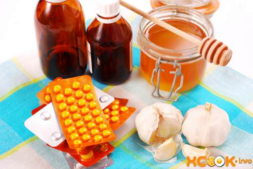 На фото альтернатива лечению таблетками - редька с медом На фото альтернатива лечению таблетками - редька с медом