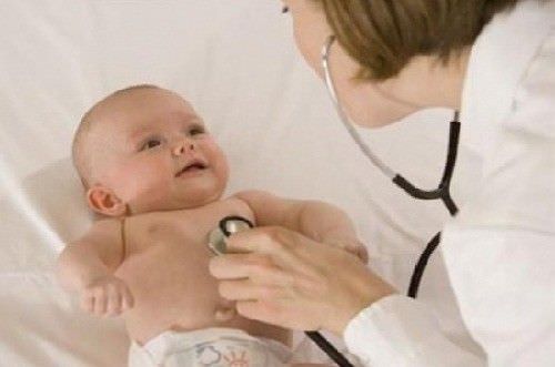 При лечении малыша методами народной терапии также следует соблюдать определенную осторожность. При лечении малыша методами народной терапии также следует соблюдать определенную осторожность.