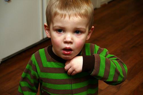 Ребенок кашляет Ребенок кашляет