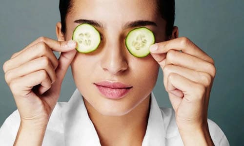 темные круги под глазами